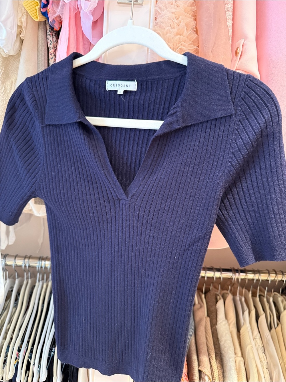Crescent Ribbed Navy V‑Neck Polo Tee